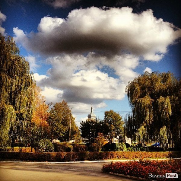 Сквер біля Фуршету @andjey_tap